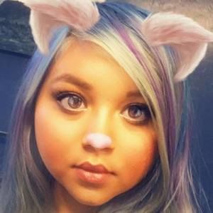 Meet your Posher, Maya